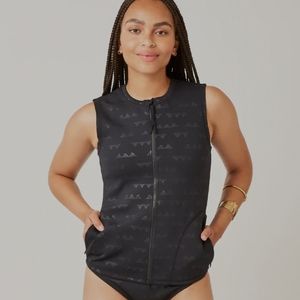 Stella Vest: Black Cascade Embossed. NwOt